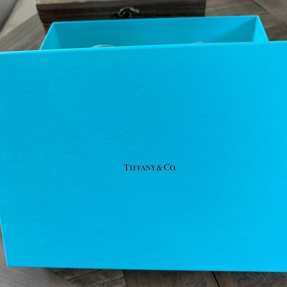 NWB Tiffany red wine glasses - set of 2 - Picture 6 of 9